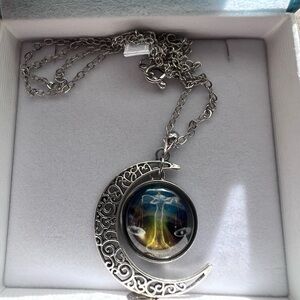 Zodiac Sign & Moon Necklace 🌙